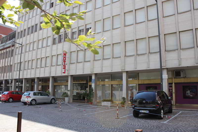 Albergo Residence Italia Vintage Hotel ปอร์เดโนเน ภายนอก รูปภาพ